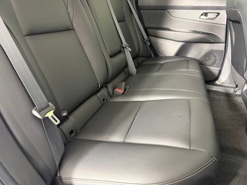 Used 2025 Nissan Murano SV AWD/4WD image 17