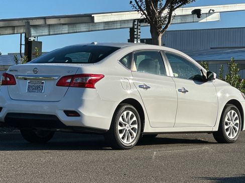 Used 2018 Nissan Sentra SV image 4