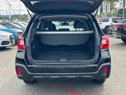 Used 2018 Subaru Outback 2.5i Limited AWD/4WD image 10