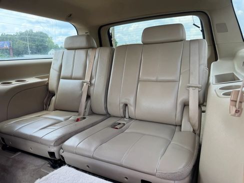 Used 2008 Chevrolet Suburban LT w/ LT Preferred Equipment Group RWD image 14