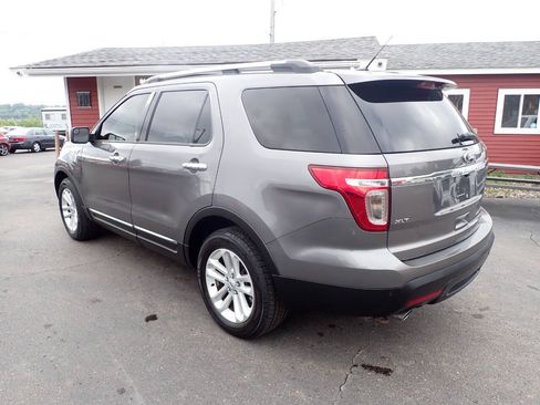 Used 2014 Ford Explorer XLT w/ Equipment Group 202A AWD/4WD image 4