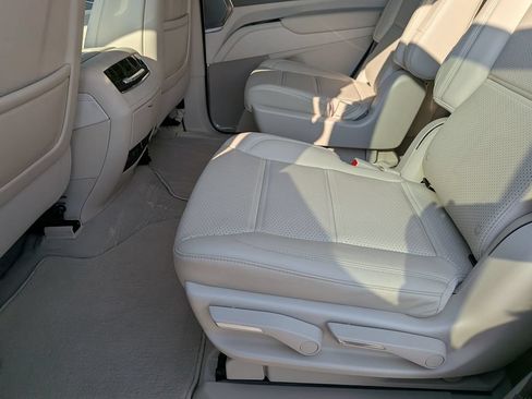 Certified 2023 Cadillac Escalade Premium Luxury Platinum AWD/4WD image 24