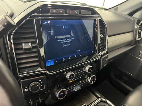 Used 2022 Ford F250 Lariat w/ Black Appearance Package AWD/4WD image 28