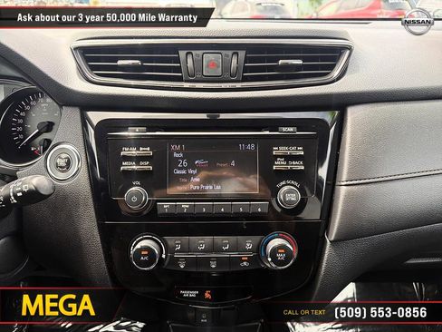 Used 2017 Nissan Rogue SV FWD image 18