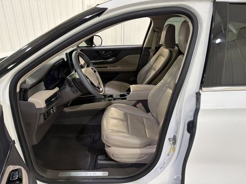 Used 2023 Lincoln Corsair FWD w/ Equipment Group 101A image 10