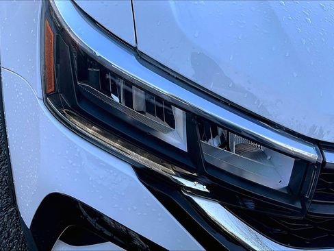 Used 2022 Volkswagen Taos SE w/ IQ.Drive SE Package image 23