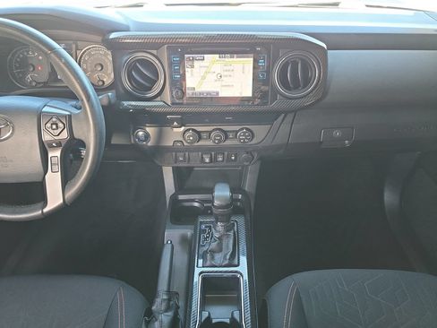 Used 2019 Toyota Tacoma TRD Sport RWD image 11