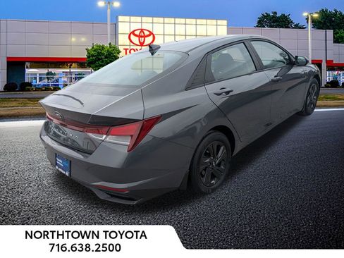 Used 2023 Hyundai Elantra SEL FWD image 13