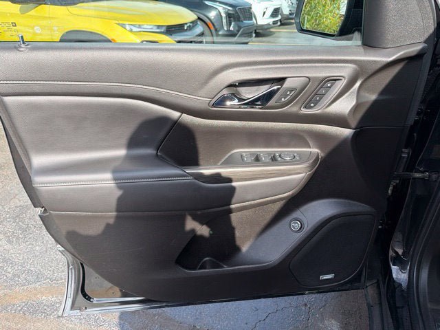 Used 2023 GMC Acadia SLT w/ Elevation Edition AWD/4WD image 10