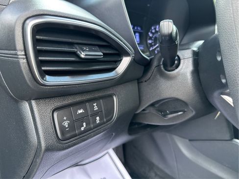 Used 2019 Hyundai Santa Fe SE AWD/4WD image 19