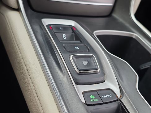 Used 2018 Honda Accord Touring image 23