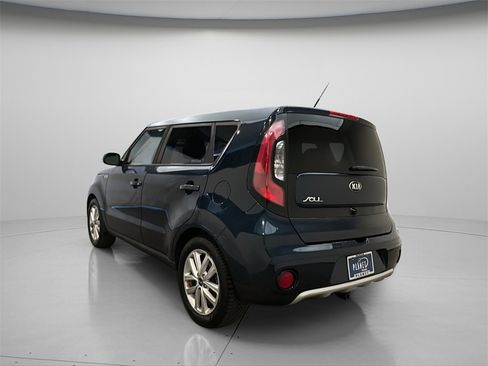 Used 2018 Kia Soul + image 3