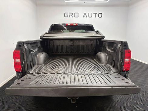Used 2017 Chevrolet Silverado 1500 Custom w/ Custom Convenience Package AWD/4WD image 8