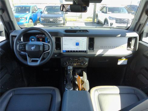 New 2026 Ford Bronco Outer Banks AWD/4WD image 26