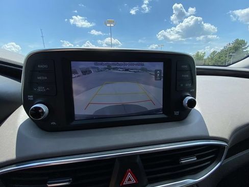 Used 2019 Hyundai Santa Fe SE FWD image 17