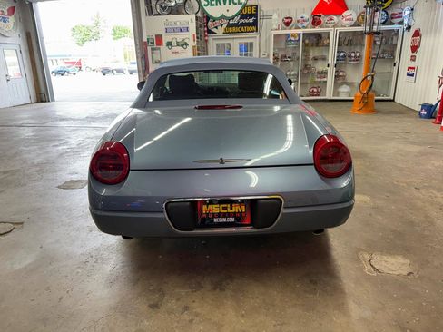 Used 2005 Ford Thunderbird RWD image 4