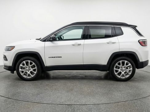 Used 2025 Jeep Compass Limited AWD/4WD image 5