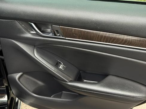 Used 2019 Honda Accord EX-L image 25