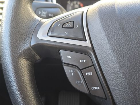 Used 2020 Ford Fusion SE image 30