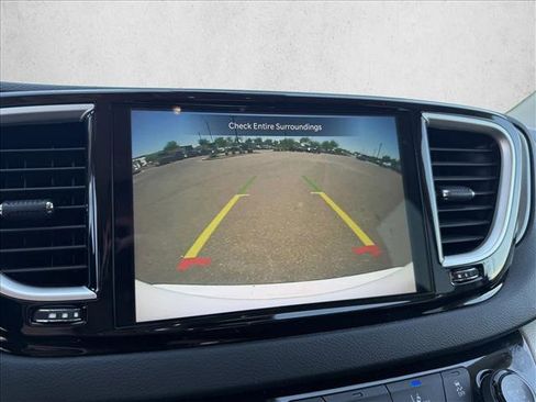 Used 2023 Chrysler Pacifica Touring-L FWD image 18
