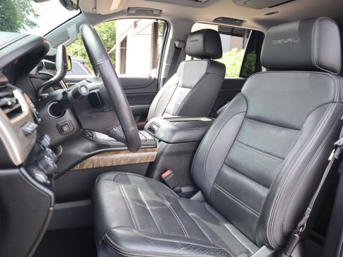 Used 2018 GMC Yukon Denali w/ Open Road Package AWD/4WD image 33