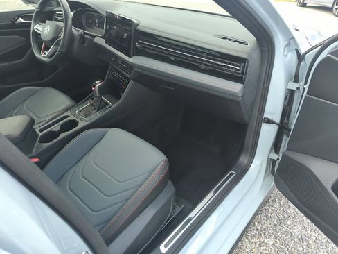 Used 2025 Volkswagen Jetta GLI Autobahn FWD image 36