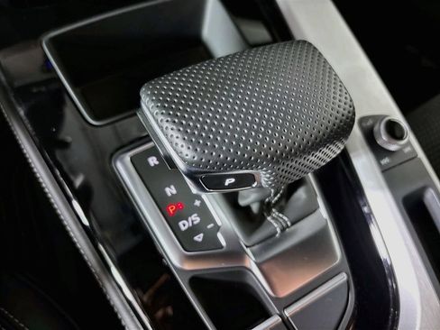 Used 2021 Audi A4 2.0T Premium Plus w/ Premium Plus Package AWD/4WD image 17
