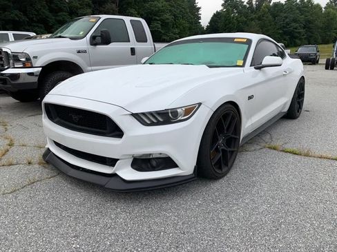 Used 2015 Ford Mustang GT RWD image 4