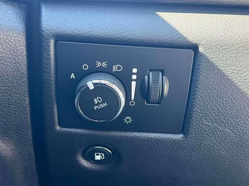 Used 2018 Jeep Grand Cherokee Altitude image 21