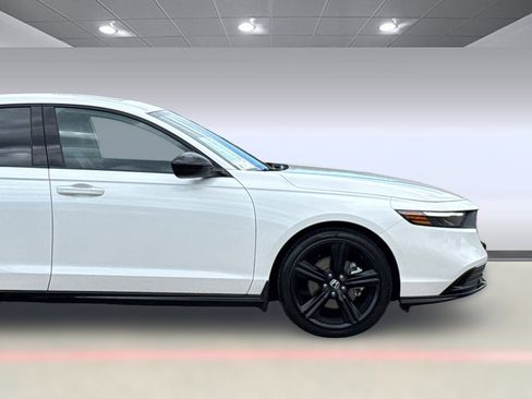Certified 2023 Honda Accord Sport image 33