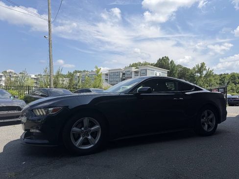 Used 2016 Ford Mustang Coupe RWD image 4
