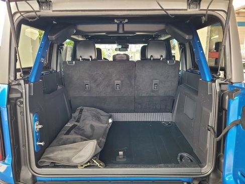 Used 2023 Ford Bronco Badlands w/ Sasquatch Package AWD/4WD image 9