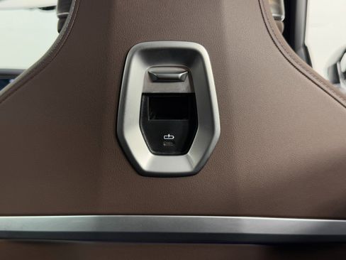 Used 2024 BMW i7 eDrive50 w/ M Sport Package image 38