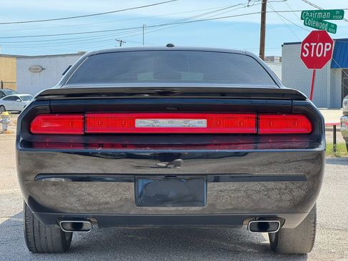 Used 2012 Dodge Challenger R/T RWD image 6