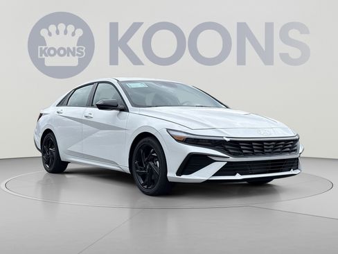 New 2026 Hyundai Elantra SEL Sport FWD image 10
