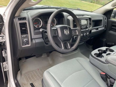 Used 2018 RAM 1500 Express RWD image 20