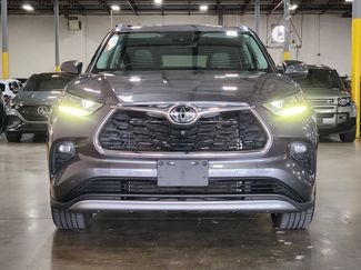 Used 2022 Toyota Highlander Platinum AWD/4WD video 2