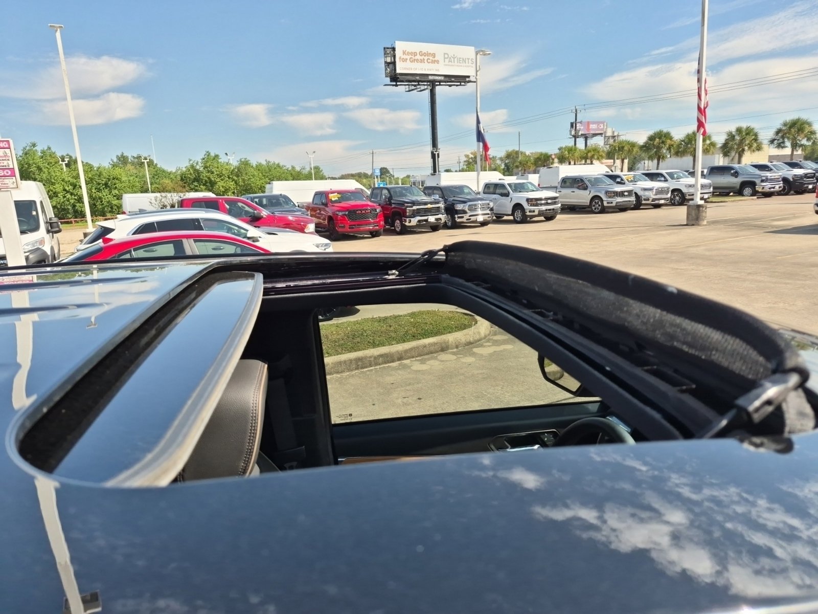 Used 2025 GMC Canyon Denali AWD/4WD image 5