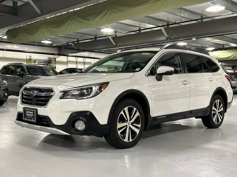 Used 2019 Subaru Outback 3.6R Limited AWD/4WD image 5
