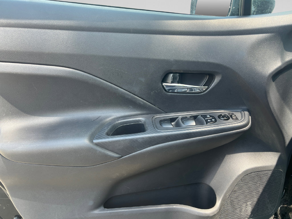 Used 2025 Nissan Versa SV FWD image 15