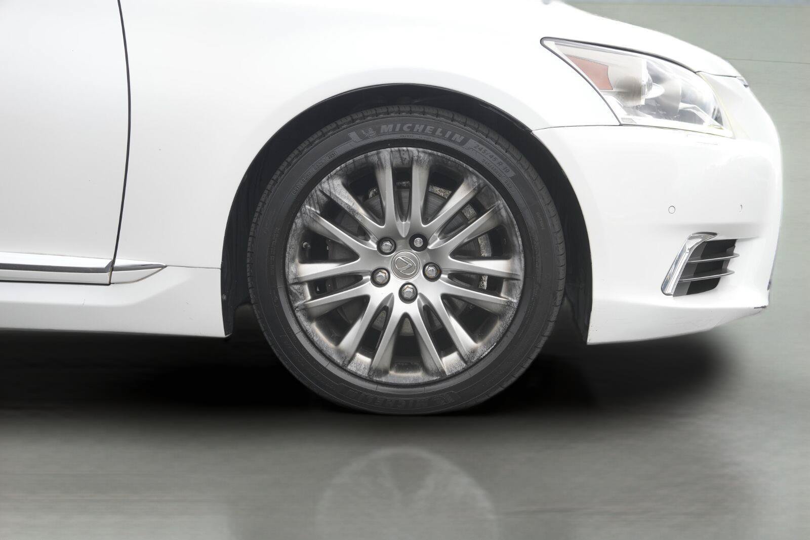 Used 2014 Lexus LS 460 w/ Comfort Package RWD image 4