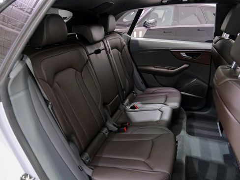 Used 2024 Audi Q8 Prestige image 30