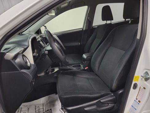 Used 2016 Toyota RAV4 LE image 13
