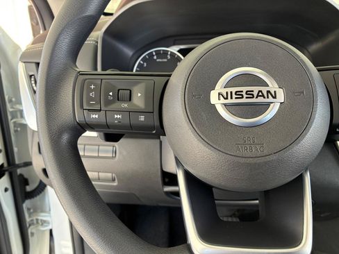 Used 2021 Nissan Rogue S FWD image 23