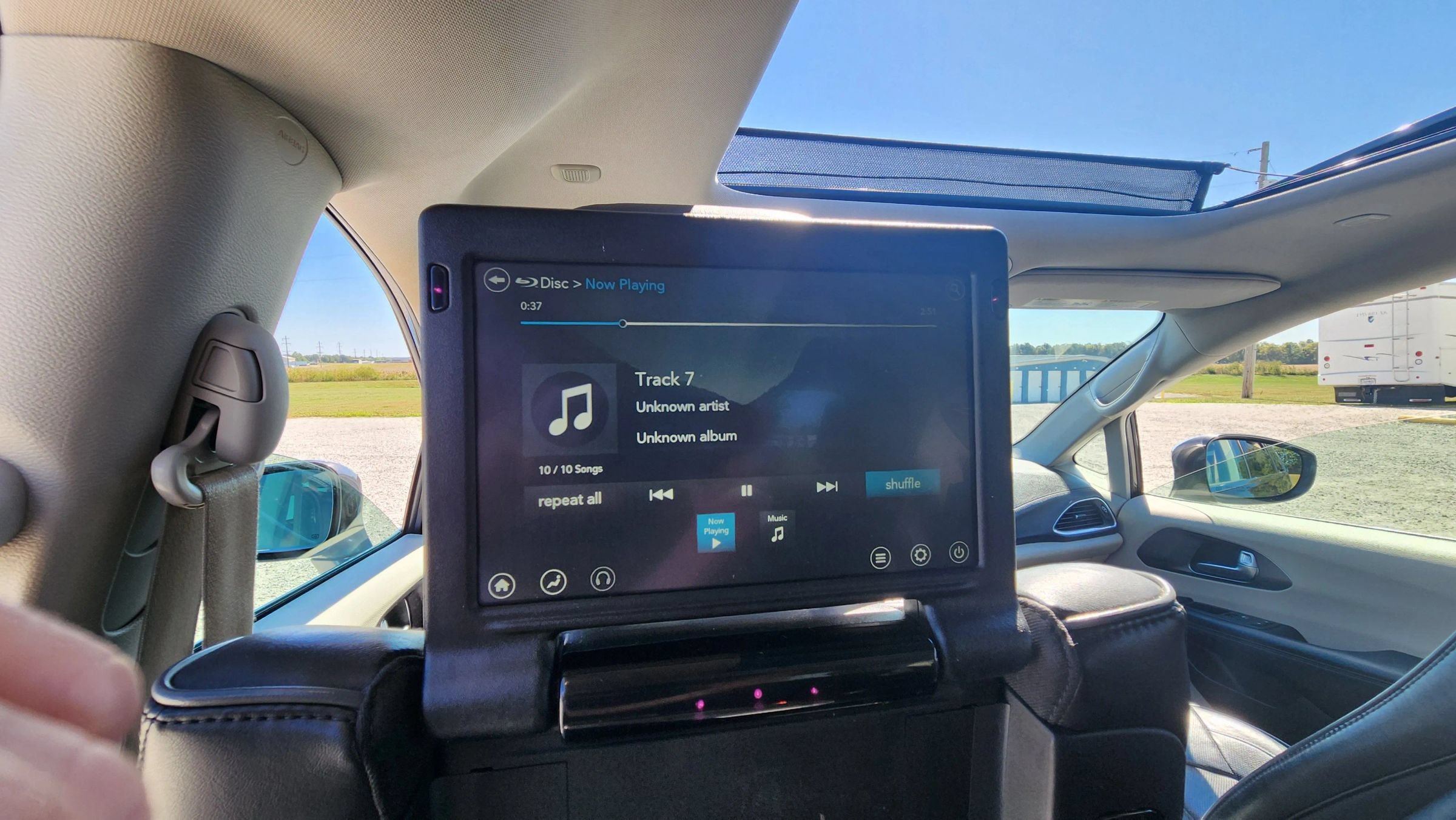 Used 2017 Chrysler Pacifica Limited FWD image 23