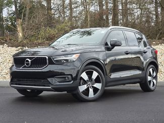 Used 2021 Volvo XC40 T5 Momentum w/ Premium Package video 1