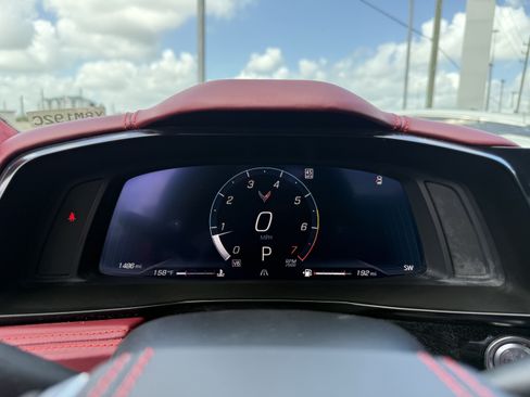 Used 2022 Chevrolet Corvette Stingray Premium Conv w/ Z51 Performance Package RWD image 16