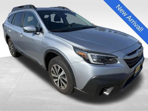 Used 2020 Subaru Outback Premium w/ Popular Package #1 AWD/4WD image 1