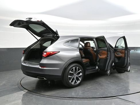 Used 2023 Acura MDX SH-AWD w/ Technology Package image 44