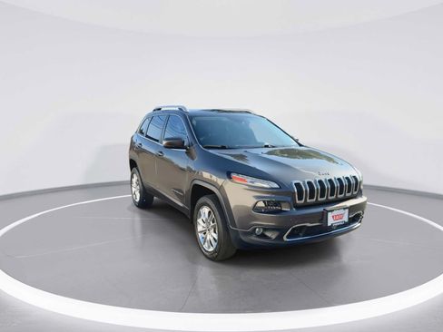 Used 2015 Jeep Cherokee Limited AWD/4WD image 2